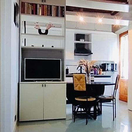 Historic Center Apartment With Private Garage مونتالشينو المظهر الخارجي الصورة